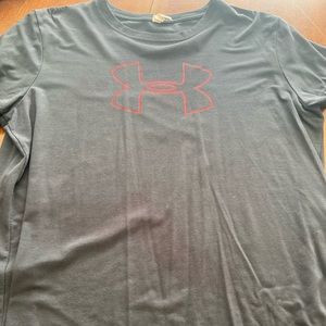 Womens Under Armour t-shirt XL